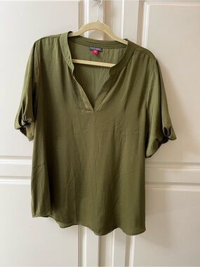 Vince Camuto Olive Split-Neck Short Sleeve Blouse